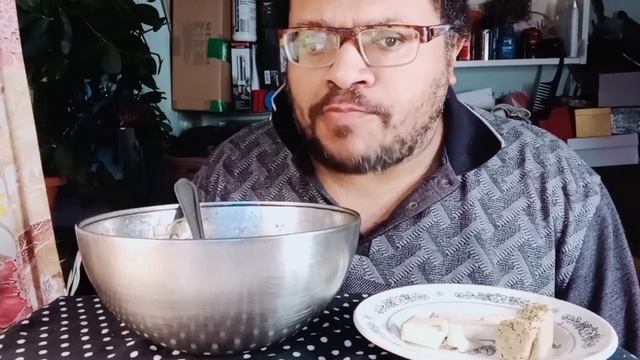 Лапша с паштетом и сыром.  Сладкая шаверма.??