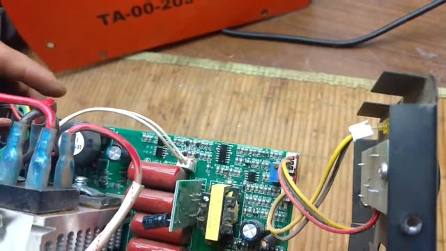 Огляд плати ТехАс ТА-00-203 TITAN з екраном інверторний апарат зварювальний TexAc