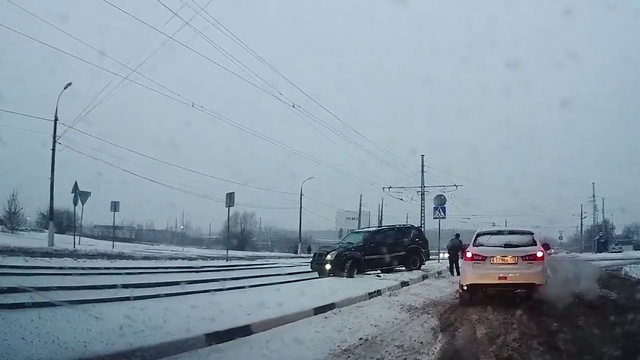 Авария. Джип занесло