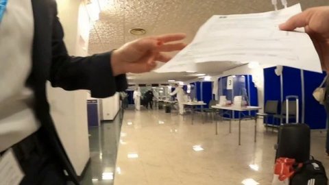 VLOG 001 I wasn't allowed to board!