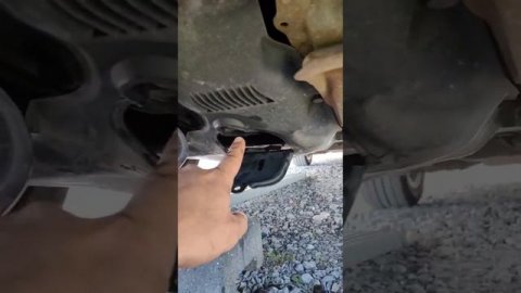 Toyota Avensis T25 2008 1.8 бензин, замена масла та масляного фильтра