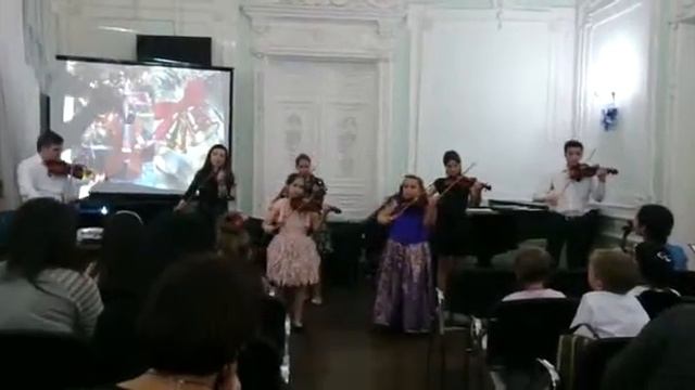 Ансамбль класса Толкачёвой В.Рем-Ренд《Только ты》