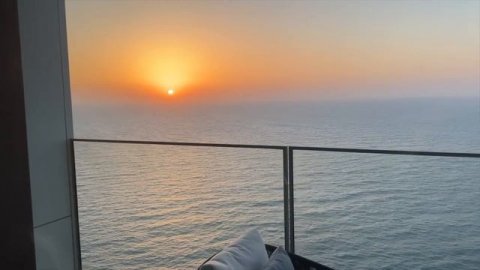 Новый отель Атлантис Роял с самым лучшим завтраком в Дубае