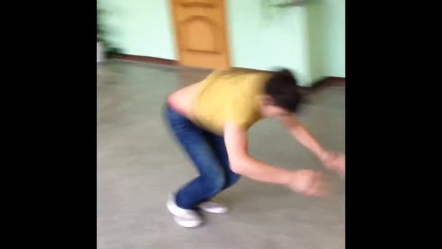 Сальто назад стоя.