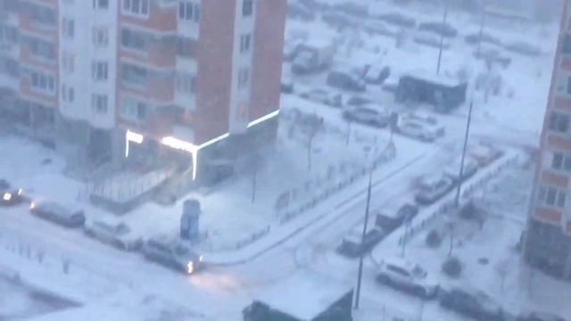 Снежная метель ужас , откуда столько снега . heavy snowstorm