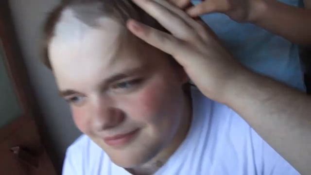 Бреем Олежку Часть 2