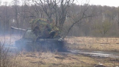 Расчеты САУ «Мста-С» продолжают наносить огневое поражение по позициям украинских террористов