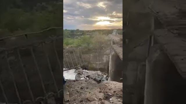 Результат ракетного удара по дамбе Карачуновского водохранилеща.