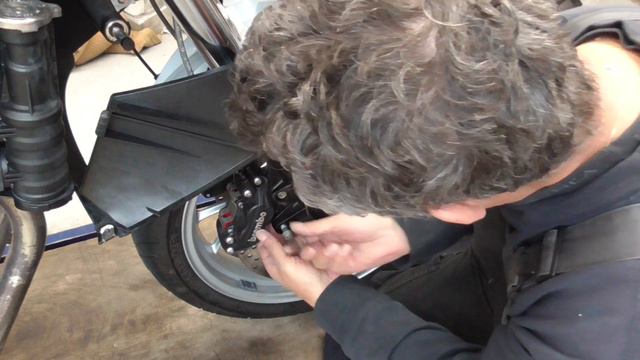 BMW F800GT A Must Watch When MOUNTING HANDLE-BAR RISERS ! 👨🔧---🏍
