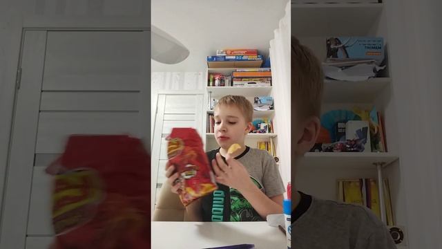 пробуем новые вкусы чипсов Lava lava!!!!