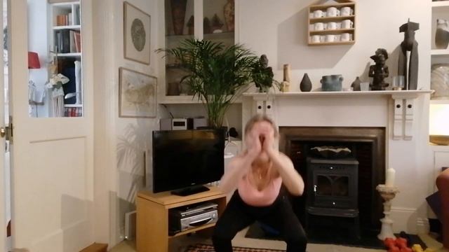 Челлендж 50 приседаний вместе с happyjenya
