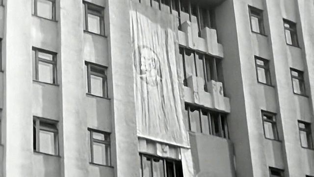 1977 год. Тюмень. Город перед Первомаем