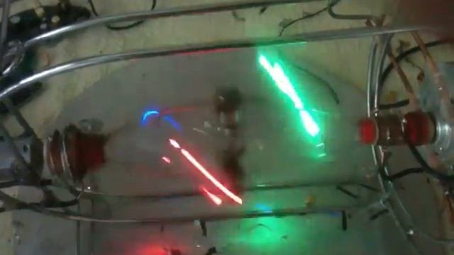 Крутящийся светодиоды RGB( бесполезная* крутилка )