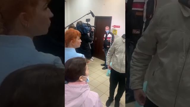 Продажные, переобувшиеся "продажники" Офиса продаж - не открывают дверь дольщикам 15 д. ЖК Новые Ос