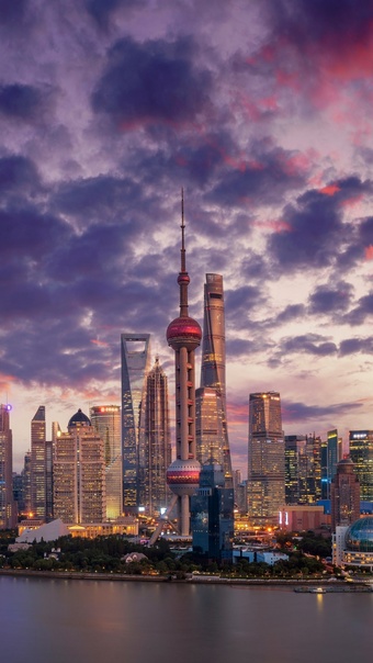 Шанхай: город на море и финансовый центр Китая.