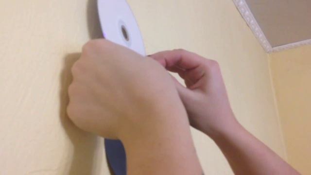 DIY: Даша и Саша делают декорацию из CD