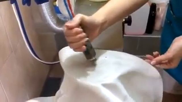 Вот как «Марья» чистит свадебные платья