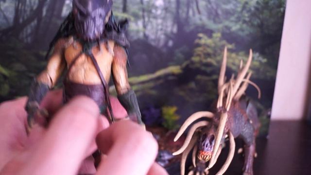 Обзор фигурки Neca Predators Tracker