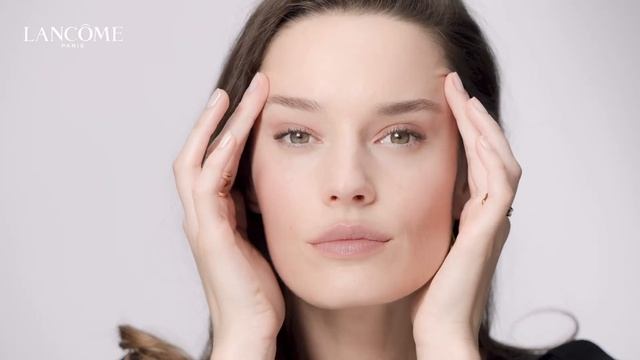 Renergie Multi-Lift Ultra Eye Cream - Skincare Application