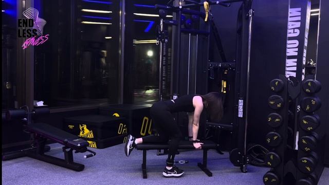 Разгибание бедра с нижнего блока с выпрямленной ногой (ДРТ)