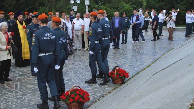 Сотрудники и ветераны МЧС России почтили память героев ВОВ на Перемиловской высоте