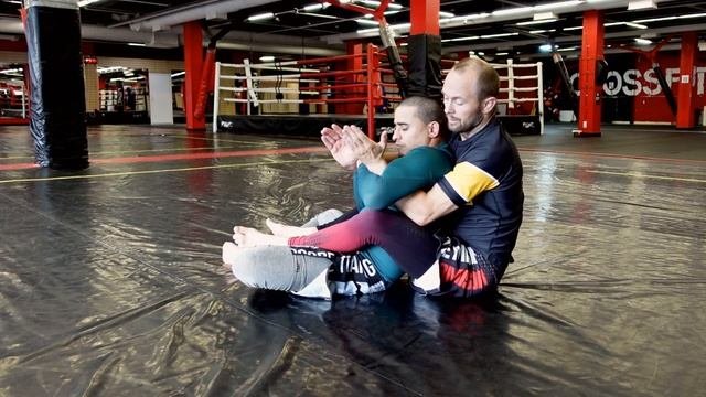 Отключение руки при удушение сзади #rnc #bjj #grappling #грэпплинг #бжж