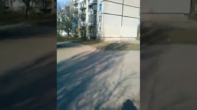 Колония военых машин едут в крым