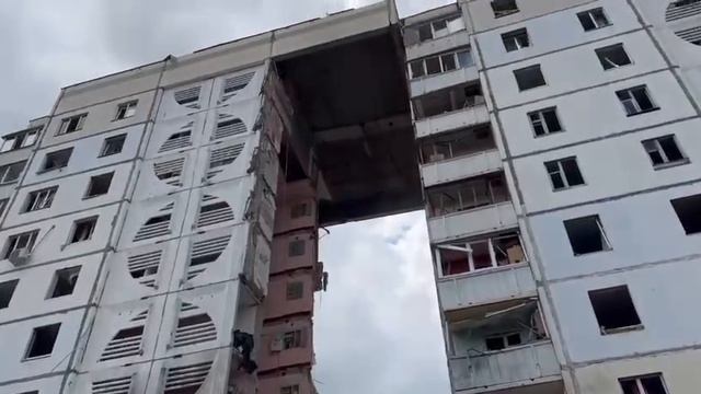 11 человек госпитализированы в результате обрушения многоэтажки в Белгороде.