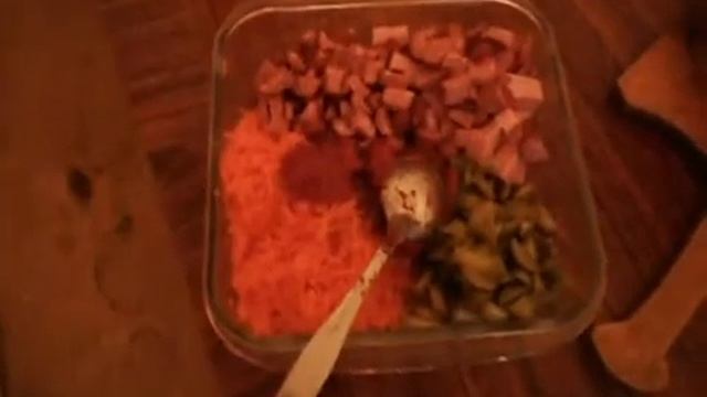 Солянка с колбасой в микроволновке