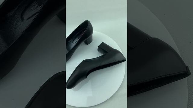 Женские туфли черного цвета