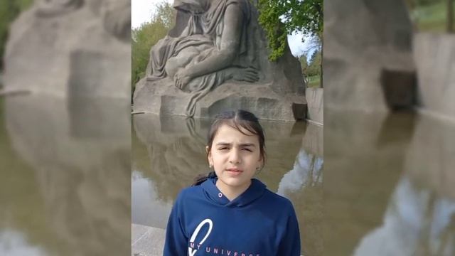 "На Мамаевом кургане, тишина" читает Зангиева Сабина#деньпобеды2022#мамаевкурган#стихиовойне