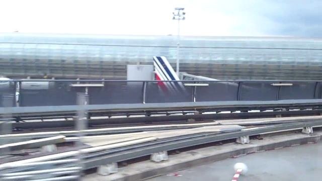 Терминалы в аэропорту Шарль Де Голь Париж