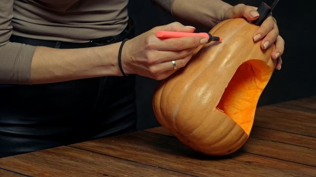 СЪЕДОБНАЯ КОРМУШКА из тыквы для птиц и белок. Мастерим своими руками.