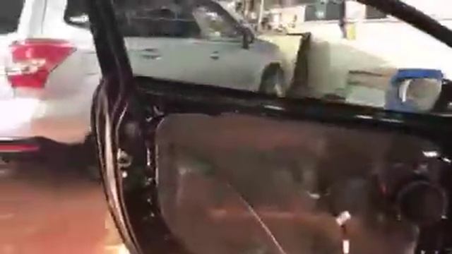 Проклейка всех участков кузова авто изнутри с помощью недорогих шумоизоляционных материалов