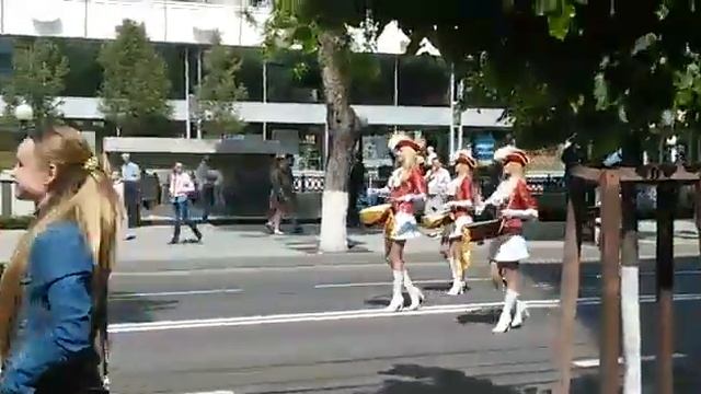 Барабанщицы на Красной