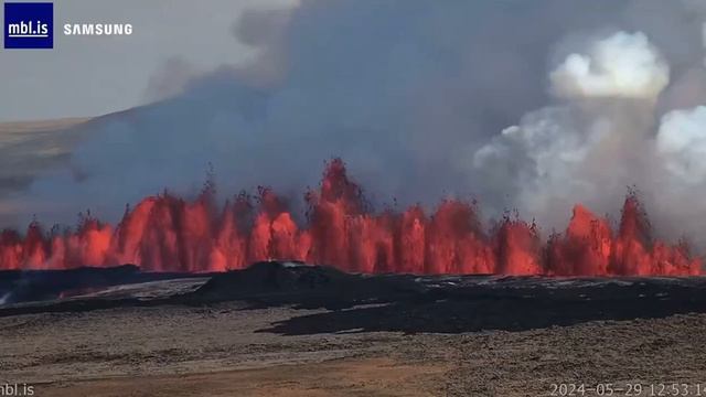 🌋🇮🇸Очередное извержение вулкана на исландском полуострове Рейкьянес😱