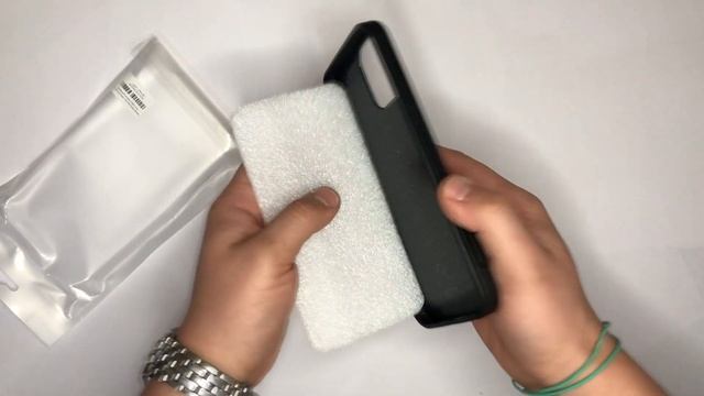 Видео обзор: Чехол на Apple Iphone 12 Pro Max девушка в очках. Цвет: фиолетовый