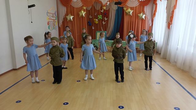 танец "В лесу прифронтовом"- дети 4-5 лет.mp4