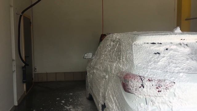 Как правильно мыть машину на мойке самообслуживания