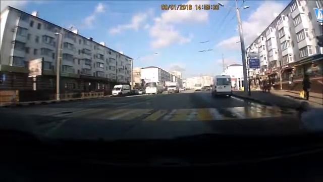 Ст. 12.12 КоАП РФ Проезд на красный. В35*У*93