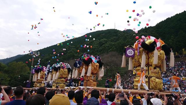 松木坂井太鼓台　下泉太鼓台　東田太鼓台　上泉太鼓台　差し上げパフォーマンス　山根グラウンド　２０１９年１０月１７日