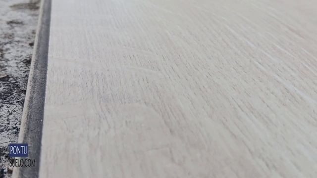 Suelo laminado Roble magnum sand. Kronotex colección Mammut plus. D4668