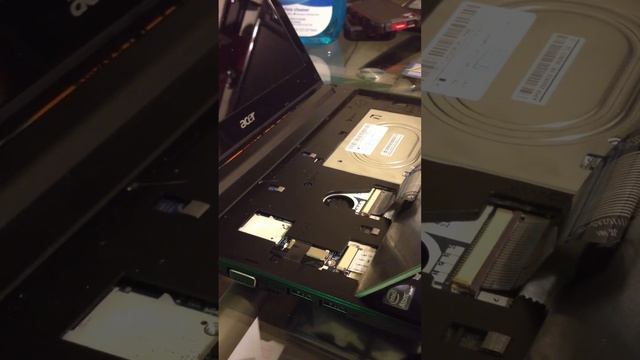 Acer Aspire One Fast Keyboard Removal Part 2 [HD]