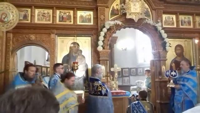 Праздник Почаевской иконы Божьей Матери. Вынос Даров