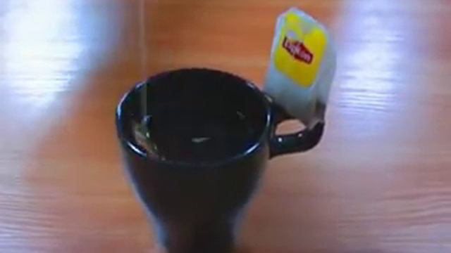 Я плакала и валялась под столом       xvid