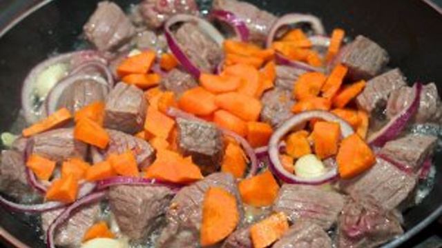 Азу из говядины с огурцами