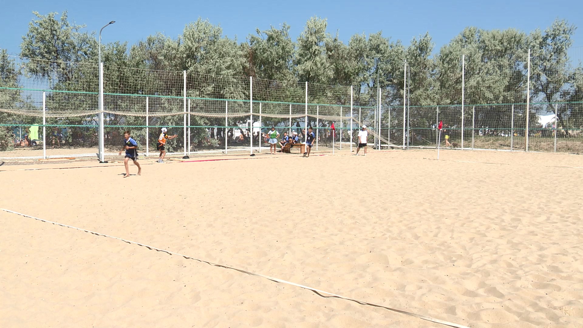 Всероссийские соревнования по пляжной лапте стартовали на курорте