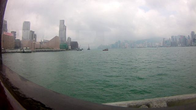 переправа через бухту Виктория в Гонконге на пароме