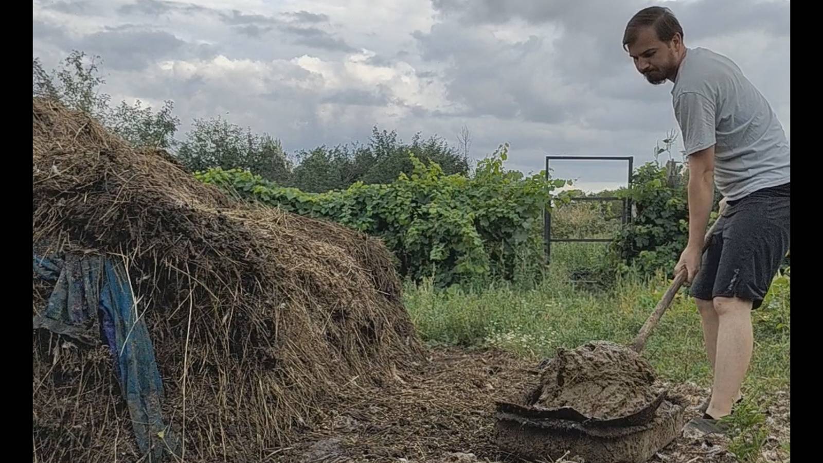 Кидаю коровье говно на навозную кучу