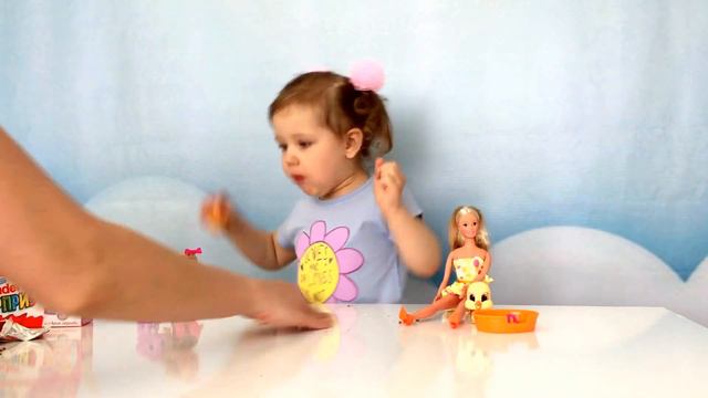Игрушки для девочки Играем с Куклой Steffi и Evi  открываем Kinder Сюрприз Принцесса Disney